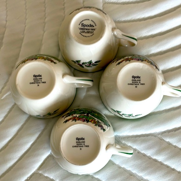 Spode Christmas 4 Tea Cup/Saucer Sets - Picture 5 of 9